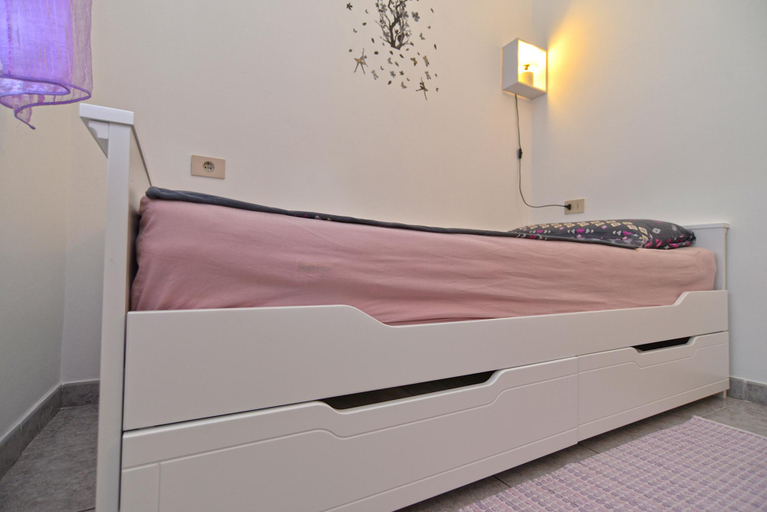 Bedroom 2, Apartment 1503, Vodnjan