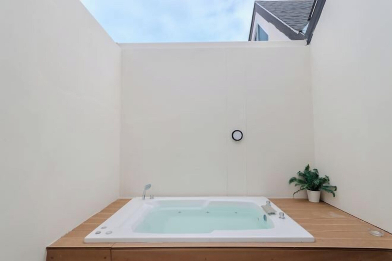Bathroom 7