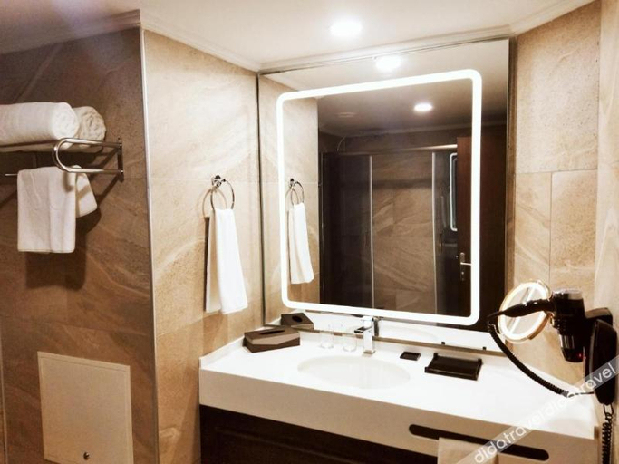 Bathroom 5, Ramada Plaza By Wyndham Silivri, Marmaraereğlisi