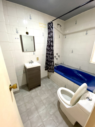Bathroom 2, R&A Hotel, Mexico City