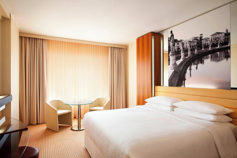 Bedroom 3, Four Points by Sheraton Padova, Padua