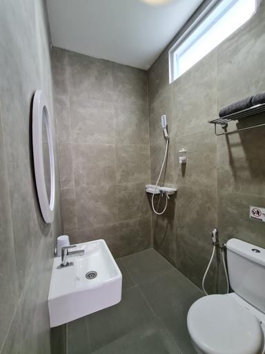 bathroom 10