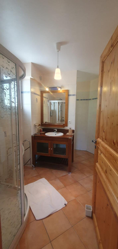 Others 5, Chambre Studette independante, Hautes-Alpes