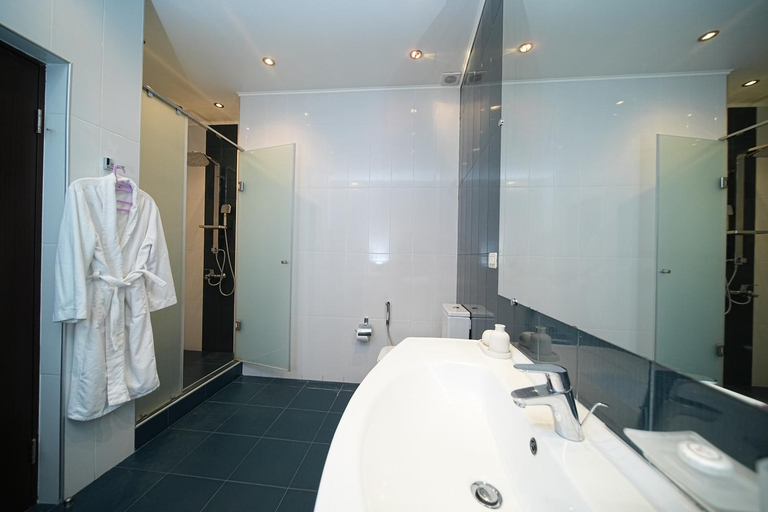 Bathroom 4, Sweet Home apartments, Yerevan