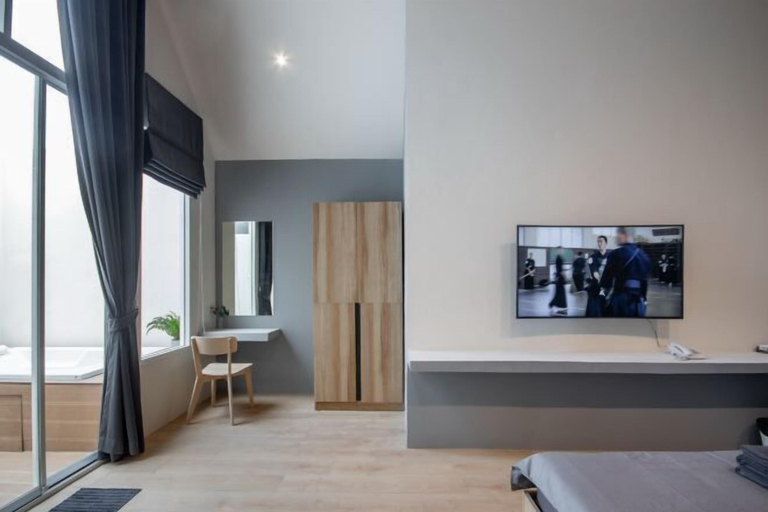 Bedroom 12