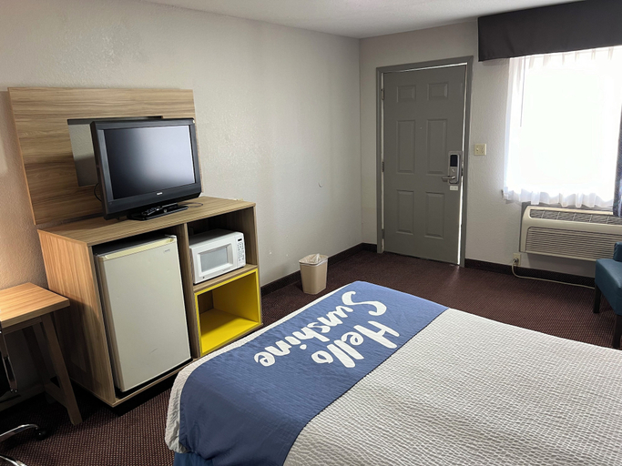 Bedroom 4, Days Inn by Wyndham Pratt, Pratt