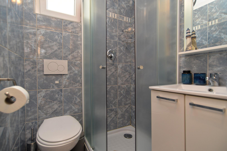 Bathroom 3, Apartment 1503, Vodnjan