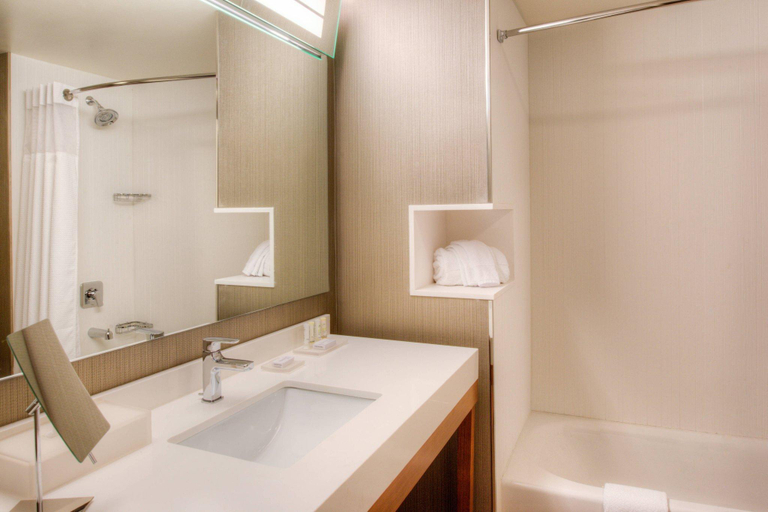 Bathroom, Courtyard by Marriott St. Louis Chesterfield, Saint Louis