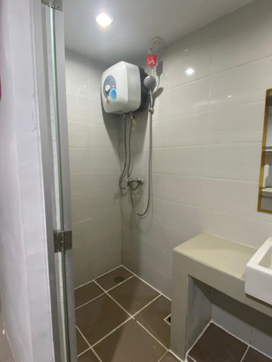 Bathroom 3, TRIE_AK SKYVIEW APARTMENT, Medan