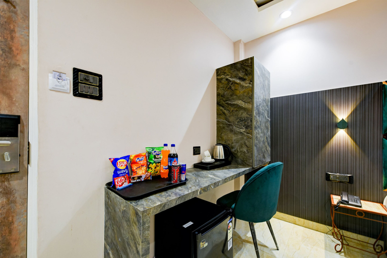 Others 5, Hotel Pearl Plaza, West