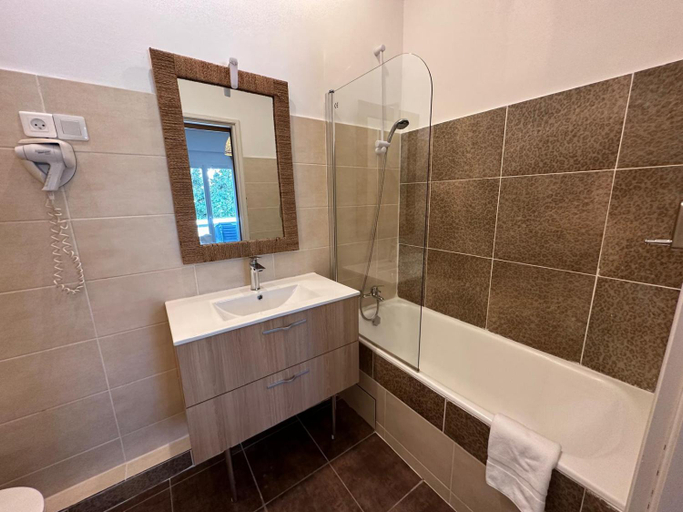 Others 5, Hotel du Bastier, Var