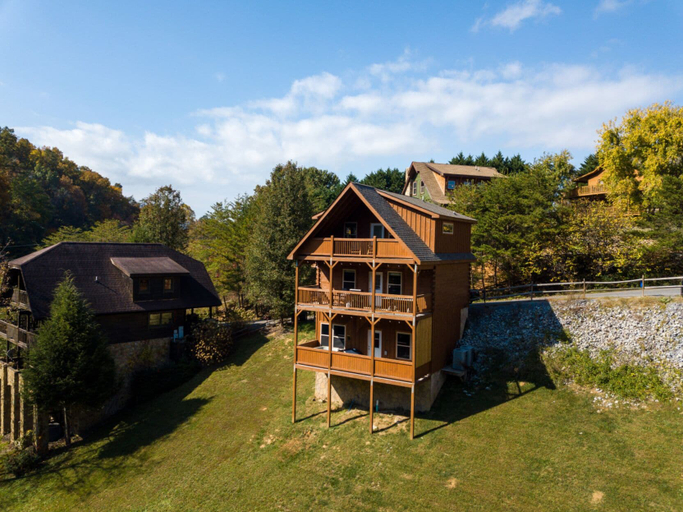 Exterior & Views 2, Rustic Mountain Retreat by Ghosal Luxury Lodging, Sevier