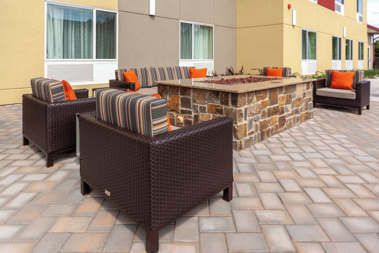 Food & Drinks 5, TownePlace Suites by Marriott Front Royal, Warren