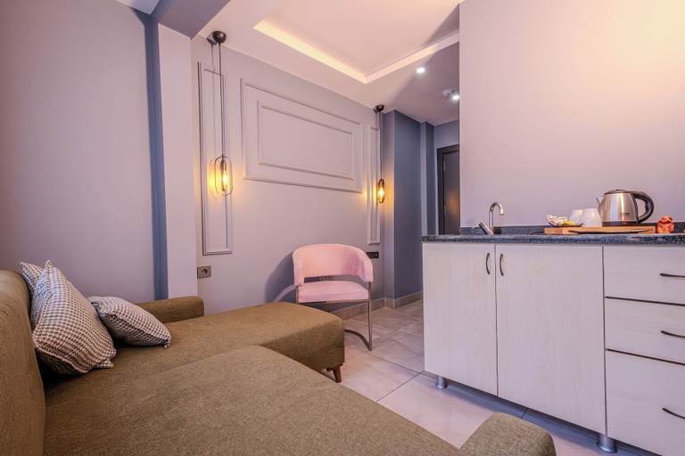 Bedroom 4, Ruby Suit, Beşiktaş