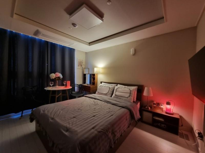 Bedroom 12