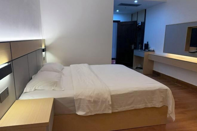 Bedroom 3, Dongxing Fuzhen Hotel, Fangchenggang