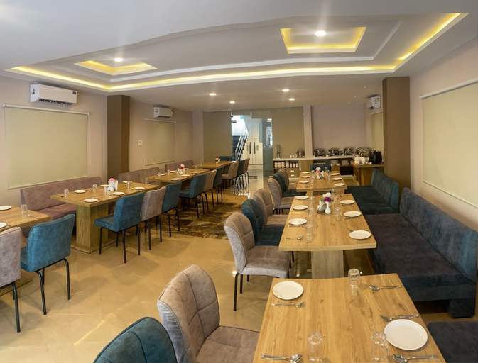 Food & Drinks 4, Hotel Mumbai House LIG Indore, Indore