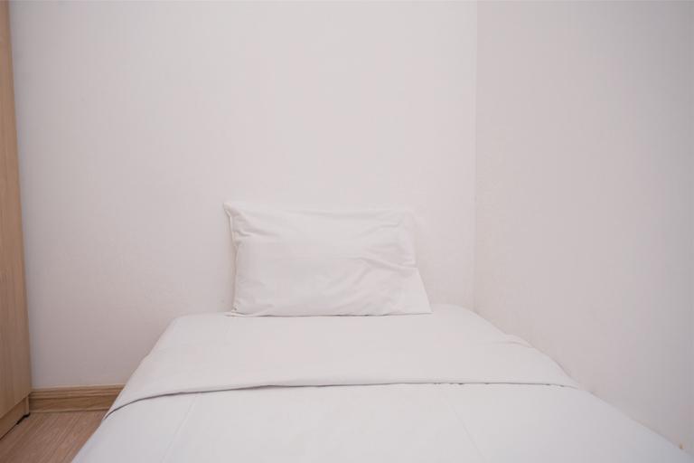 Others 3, Spacious and Simple 3BR Sky House BSD Apartment By Travelio, South Tangerang