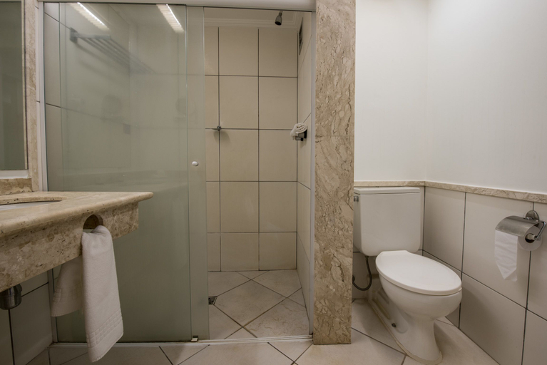 Bathroom 4, Carlton Suítes Limeira, Limeira