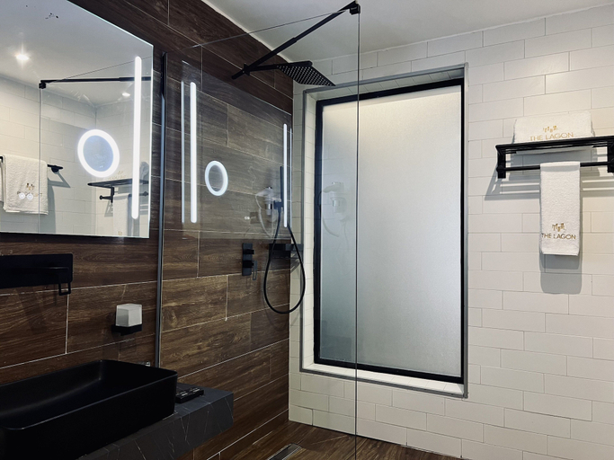 Bathroom, Le Lagon CLub & Affaires, Mfoundi