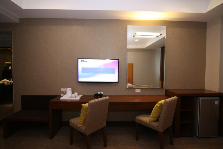 Others 5, District 21 Hotel, Iloilo City