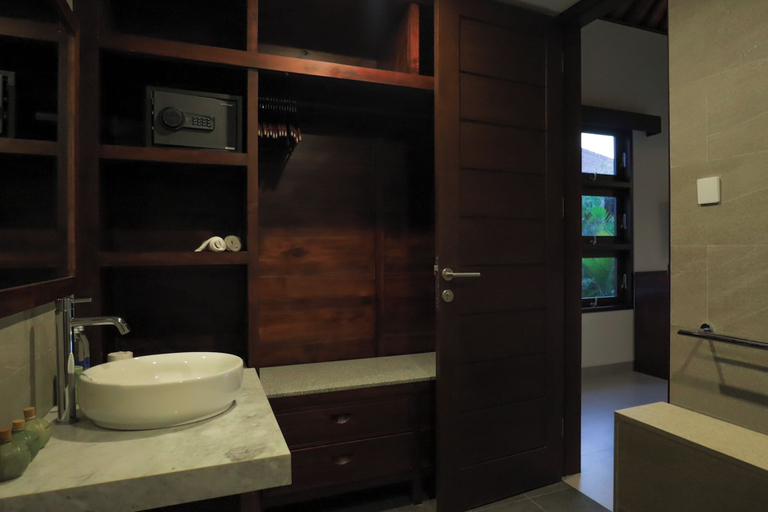 Bathroom 6