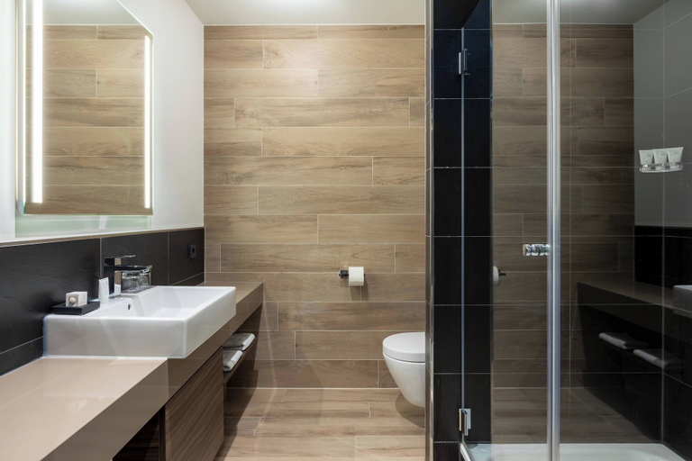 Bathroom 21