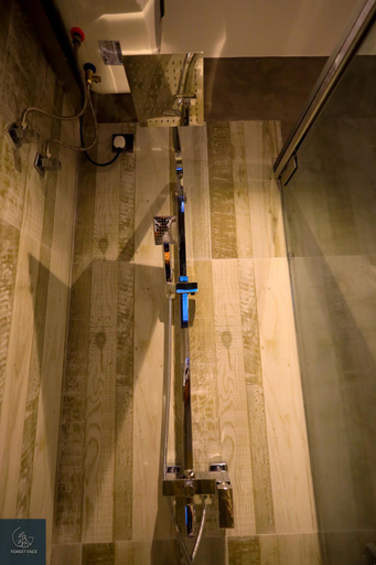 Bathroom 4, Forest Face Lodge, K.F.G. & G. Korale