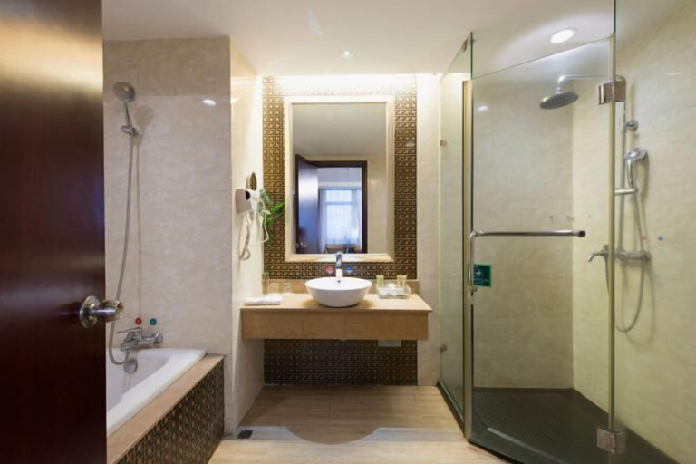 Bathroom 4, Gan Jiang Yuan International Hotel, Ganzhou