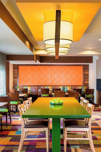 Food & Drinks 5, Fairfield Inn & Suites Mansfield Ontario, Richland