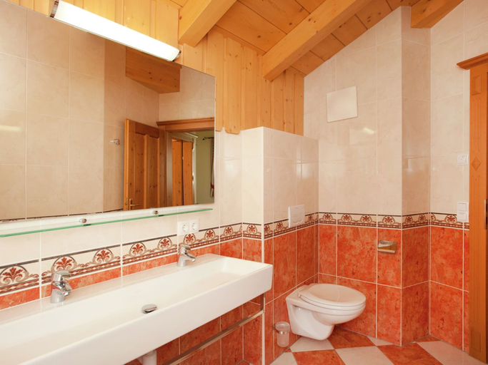Bathroom 5, Chalet in Saalbach With Parking, Zell am See