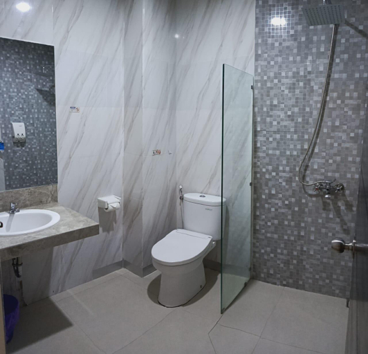Bathroom 9