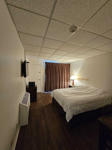 Bedroom 3, Brunswick Parry Sound, Parry Sound
