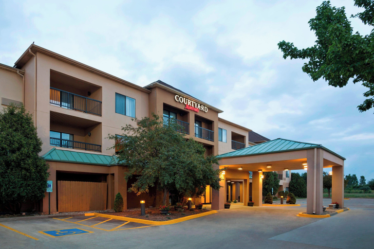 Exterior & Views 2, Courtyard by Marriott Springfield, Sangamon