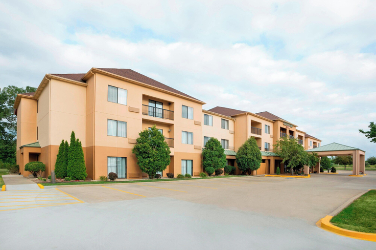 Exterior & Views 2, Courtyard by Marriott Springfield, Sangamon