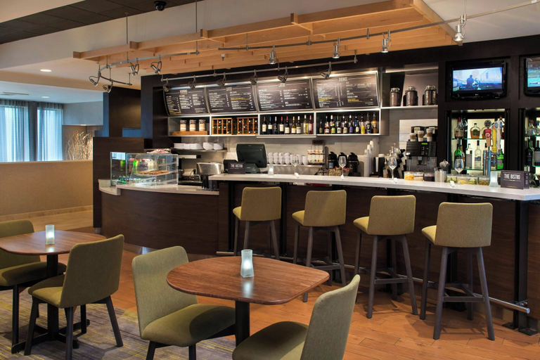 Food & Drinks 5, Courtyard by Marriott Norwalk, Fairfield