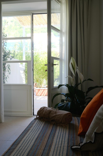 Others 1, La Rondinella Suite, Napoli