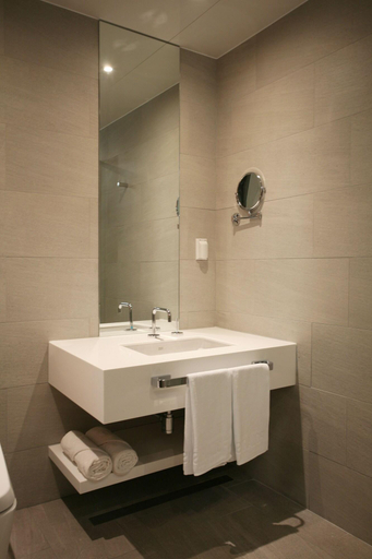 Bathroom 5, Polaris Hotel, Gyeyang
