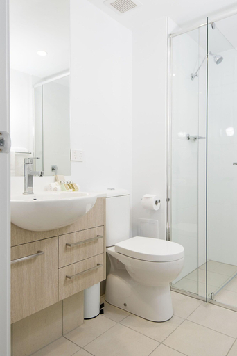 Bathroom 5, Riviera Mackay, Mackay - Pt A