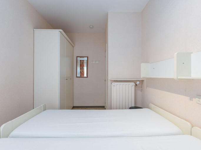 Bedroom 2, Ground floor apartment with sea view and garage, West-Vlaanderen