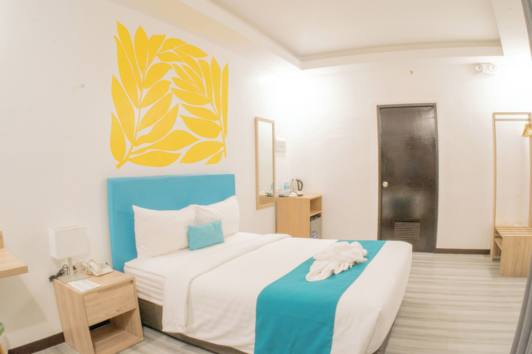 Bedroom 2, Boracay Sea View Hotel, Malay