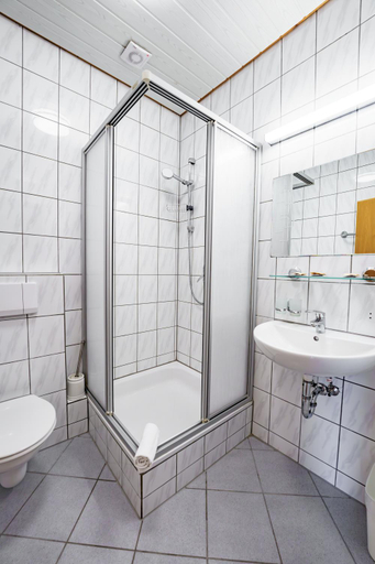 Bathroom 4, Landgasthof Ochsen, Ostalbkreis