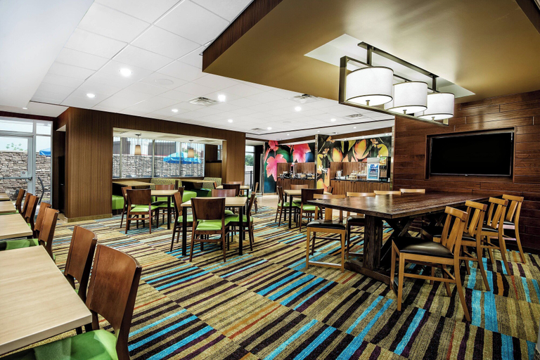 Food & Drinks 5, Fairfield Inn & Suites by Marriott Van Canton Area, Van Zandt