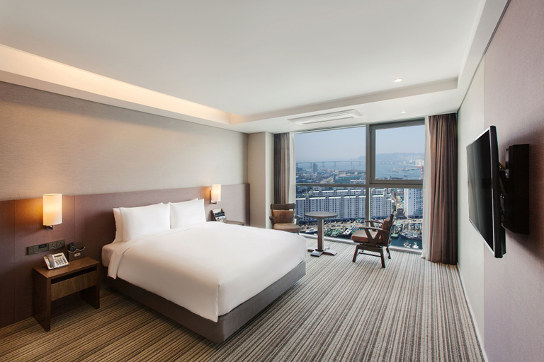 Bedroom 4, Hotel Adela, Yeongdo
