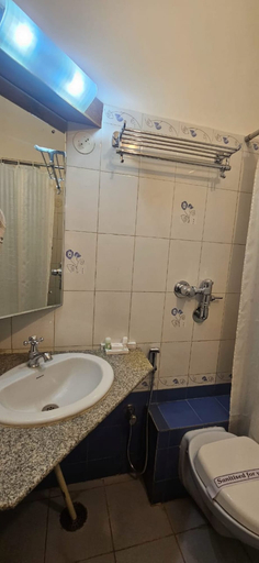 Bathroom 5, Cross Roads Inn, Bangalore