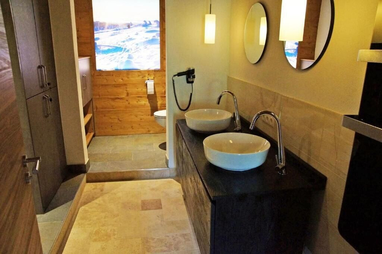 Bathroom 3, Alpengasthof Krische, Murau