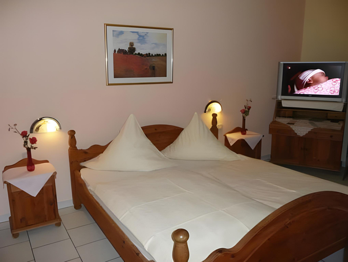 Bedroom 4, Gastehaus des Haus Krone, Saarpfalz-Kreis