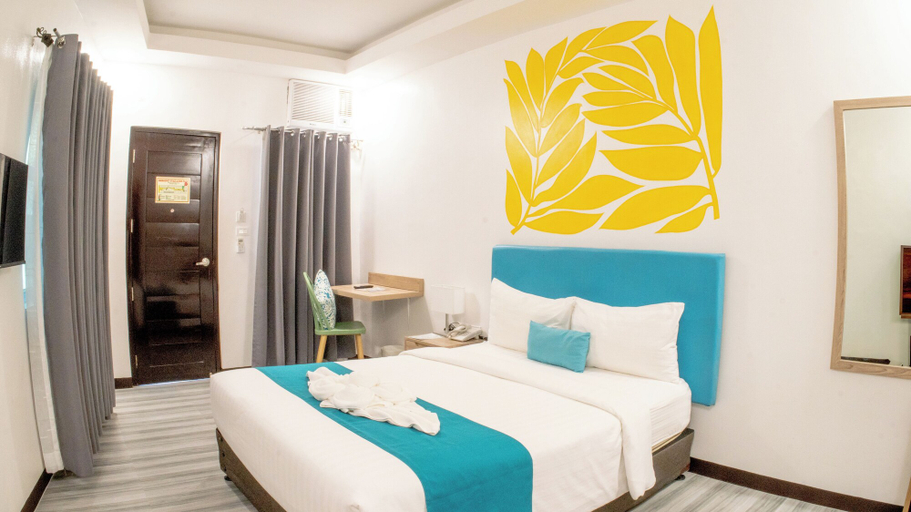 Bedroom 2, Boracay Sea View Hotel, Malay
