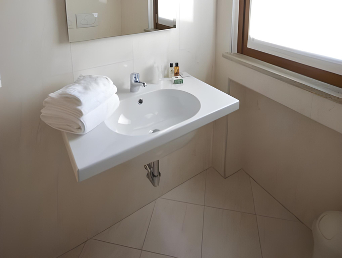 Bathroom 3, Suite Maria Residence, Udine