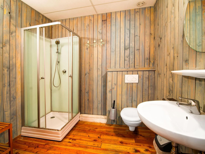 Bathroom 5, Holiday Home in Sourbrodt With Pool & Sauna, Liège